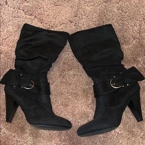 Black heeled boots!